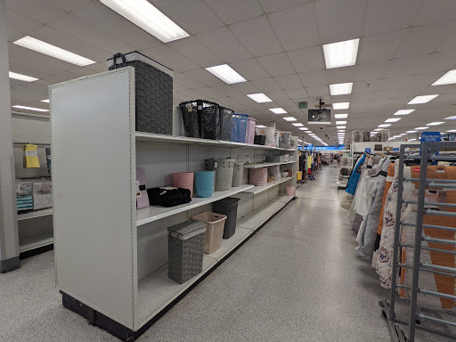 Clothing Store «Ross Dress for Less», reviews and photos, 352 S College Rd, Wilmington, NC 28403, USA