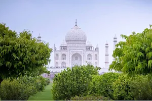 New Delhi City Tour | 5 star rated Tour Operator In India| Tourism Company In India image
