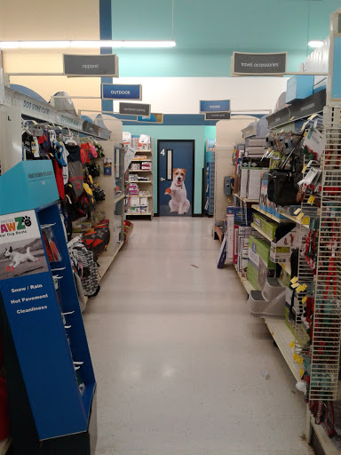 Pet Supply Store «PetSmart», reviews and photos, 5 Mystic View Rd, Everett, MA 02149, USA