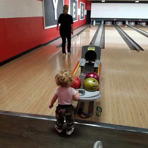 Bowling Alley «Brunswick Zone Classic Lanes», reviews and photos, 1800 Hamner Ave, Norco, CA 92860, USA