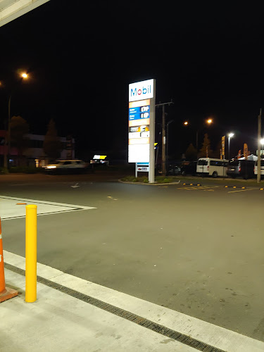 Mobil Te Rapa - Gas station