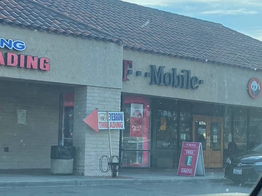 Cell Phone Store «T-Mobile», reviews and photos, 680 W Huntington Dr, Monrovia, CA 91016, USA