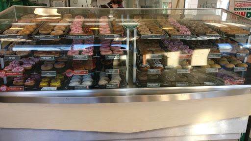 Bakery «Krispy Kreme Doughnuts», reviews and photos, 2900 S 108th St, Milwaukee, WI 53227, USA