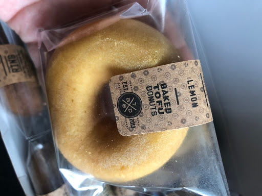 Donut Shop «RING Baked Tofu Donuts», reviews and photos, 6800 Owensmonth Ave #130, Canoga Park, CA 91303, USA