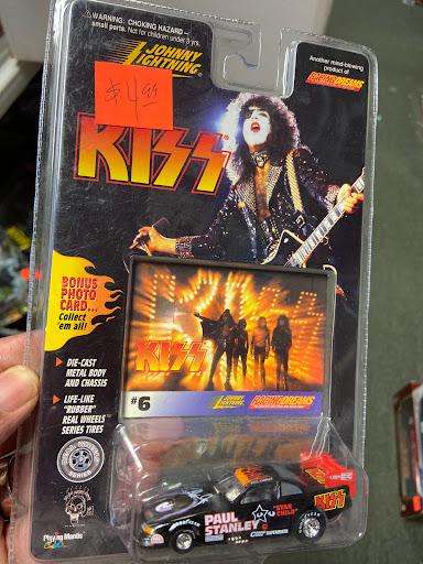 Comic Book Store «Cedar Cliff Collectibles», reviews and photos, 1960 Cliff Lake Rd #135, Eagan, MN 55122, USA