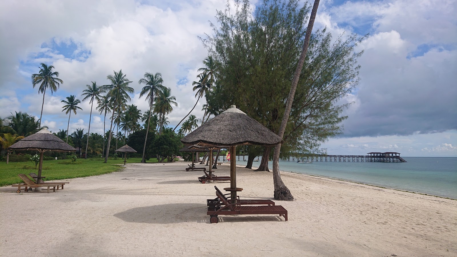 Foto de Mchangamle Beach y el asentamiento