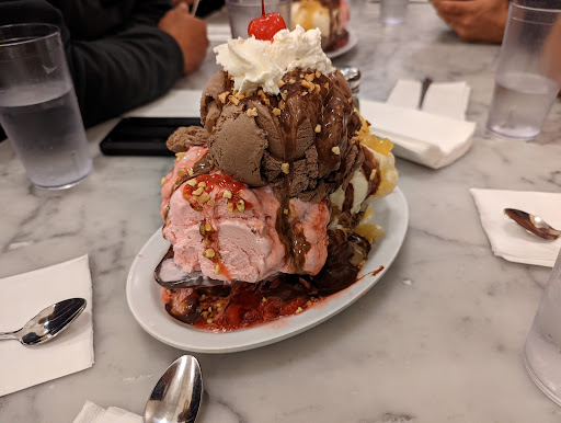 Ice Cream Shop «Fentons Creamery», reviews and photos, 4226 Piedmont Ave, Oakland, CA 94611, USA