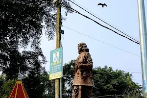 Kazi Nazrul Islam Statue image
