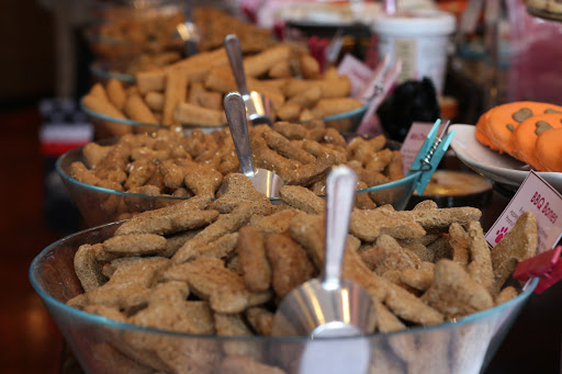 Pet Supply Store «Woof Gang Bakery & Grooming Lake Mary», reviews and photos, 1210 International Pkwy #118, Lake Mary, FL 32746, USA