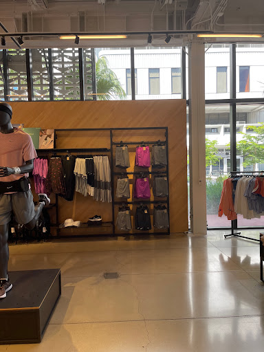 Clothing Store «Nike Miami», reviews and photos, 1035 Lincoln Rd, Miami Beach, FL 33139, USA