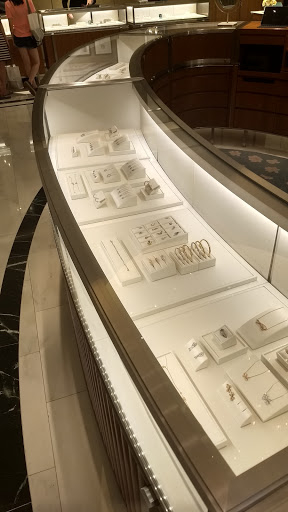 Jewelry Store «Tiffany & Co.», reviews and photos, 730 N Michigan Ave, Chicago, IL 60611, USA