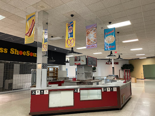 Shopping Mall «Sun-Vet Mall», reviews and photos, 5801 Sunrise Hwy, Holbrook, NY 11741, USA