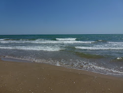 Foto di Zira Beach e l'insediamento