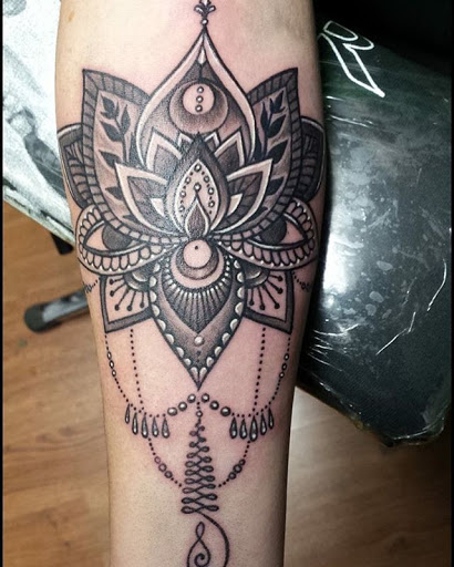 Tattoo Shop «Tattoo Tech», reviews and photos, 5350 N Springboro Pike, Moraine, OH 45439, USA