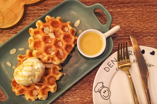 Cafe TOFF - Bottled noodles , signature waffles, Coffee & All day breakfast