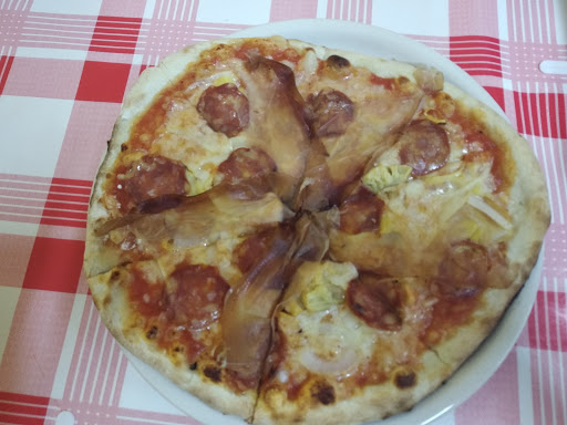 Información y opiniones sobre Pizzeria C'a Maximo de Barrial