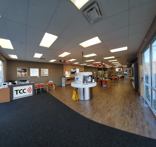 Cell Phone Store «Verizon Authorized Retailer, TCC», reviews and photos, 671 - E Main St, Danville, IN 46122, USA