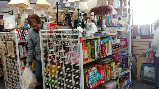Thrift Store «Leeward Light Thrift Store», reviews and photos, 126 Bridge Rd, Salisbury, MA 01952, USA