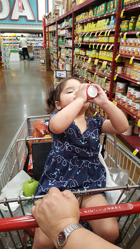 Shopping Mall «Claremont Promenade Shopping Center», reviews and photos, 420 S Indian Hill Blvd, Claremont, CA 91711, USA