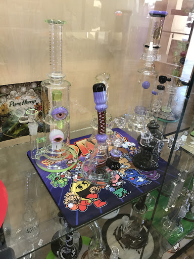 Tobacco Shop «Puff&Pass Smoke Shop», reviews and photos, 14151 Ramona Blvd #2B, Baldwin Park, CA 91706, USA