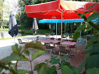 Atmosphère du Restaurant Le Vieux Moulin à Verneuil - n°11