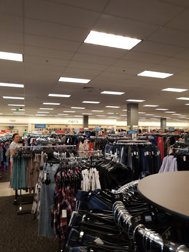 Department Store «Nordstrom Rack Sunset Valley Shopping Center», reviews and photos, 5601 Brodie Ln, Sunset Valley, TX 78745, USA