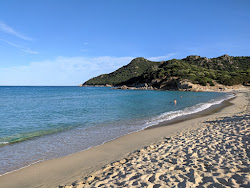 Foto von Spiaggia di Cala Sinzias mit geräumiger strand