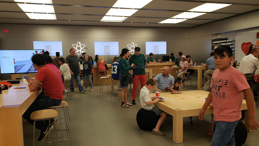 Computer Store «Apple Haywood Mall», reviews and photos, 700 Haywood Rd, Greenville, SC 29607, USA