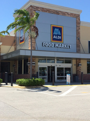 Supermarket «ALDI», reviews and photos, 1707 E Commercial Blvd, Fort Lauderdale, FL 33334, USA