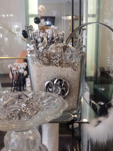 Beauty Salon «Ana Molinari Salon Spa Boutique», reviews and photos, 52 S Palm Ave, Sarasota, FL 34236, USA