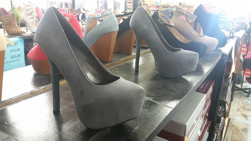 Shoe Store «Footsies Shoe Warehouse», reviews and photos, 1077 Baker St, Costa Mesa, CA 92626, USA