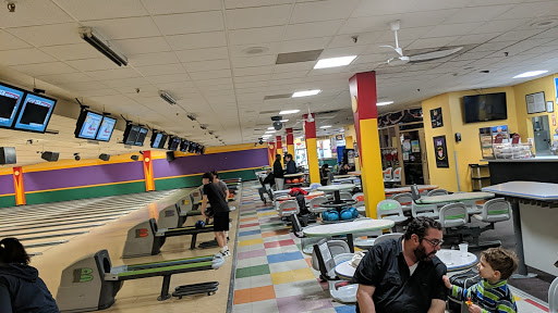 Bowling Alley «Farmingdale Lanes», reviews and photos, 999 Conklin St A, Farmingdale, NY 11735, USA