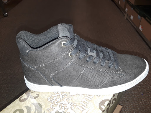 Shoe Store «Rack Room Shoes», reviews and photos, 3590 S Hurstbourne Pkwy, Louisville, KY 40299, USA