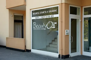Cosmetics Beauty Qi image