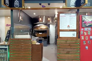 Cesco's Pizzeria image
