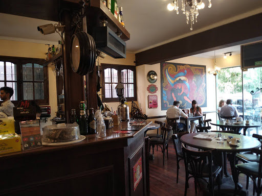 León Café Bar