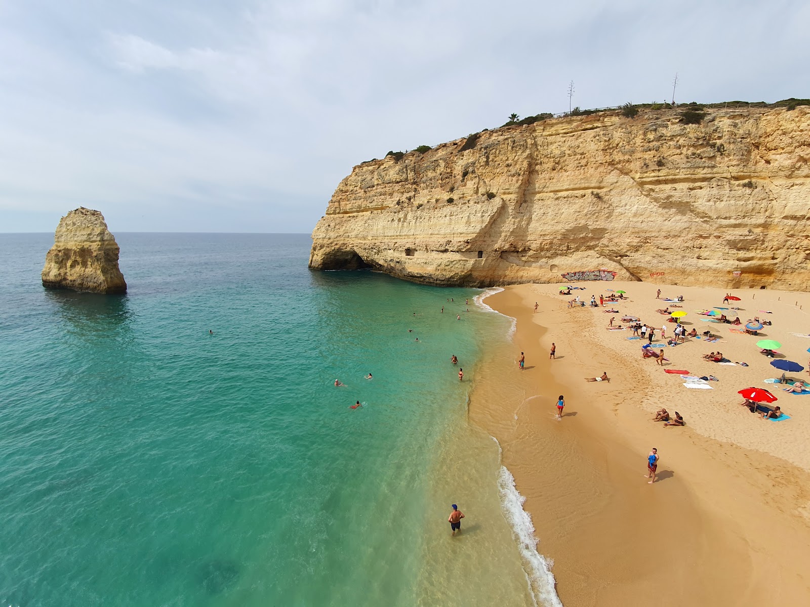 Fotografie cu Praia do Carvalho și așezarea