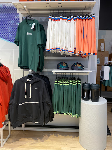 Clothing Store «Nike Lenox», reviews and photos, 3393 Peachtree Rd, Atlanta, GA 30326, USA