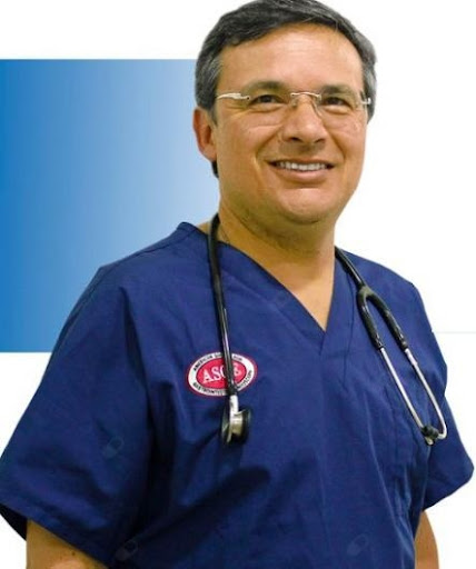 Dr. Alberto Reyes Rincon, Gastroenterólogo