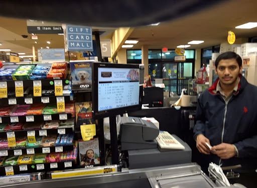 Grocery Store «Safeway», reviews and photos, 6130 Rose Hill Dr, Alexandria, VA 22310, USA