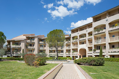Résidence Les Grands Pins à Gréoux-les-Bains