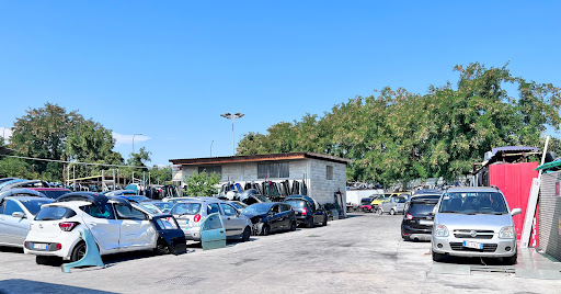 Autodemolizione CENTOLIRE di Castronovo en Torino