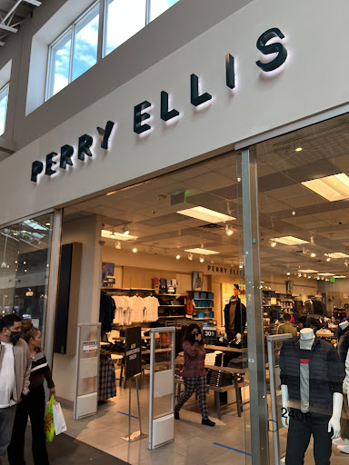 Shopping Mall «The Mills at Jersey Gardens», reviews and photos, 651 Kapkowski Rd, Elizabeth, NJ 07201, USA