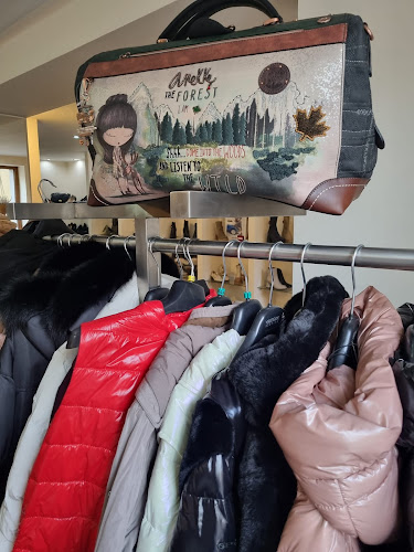 Karzeł - salon obuwia i galanterii - Żary