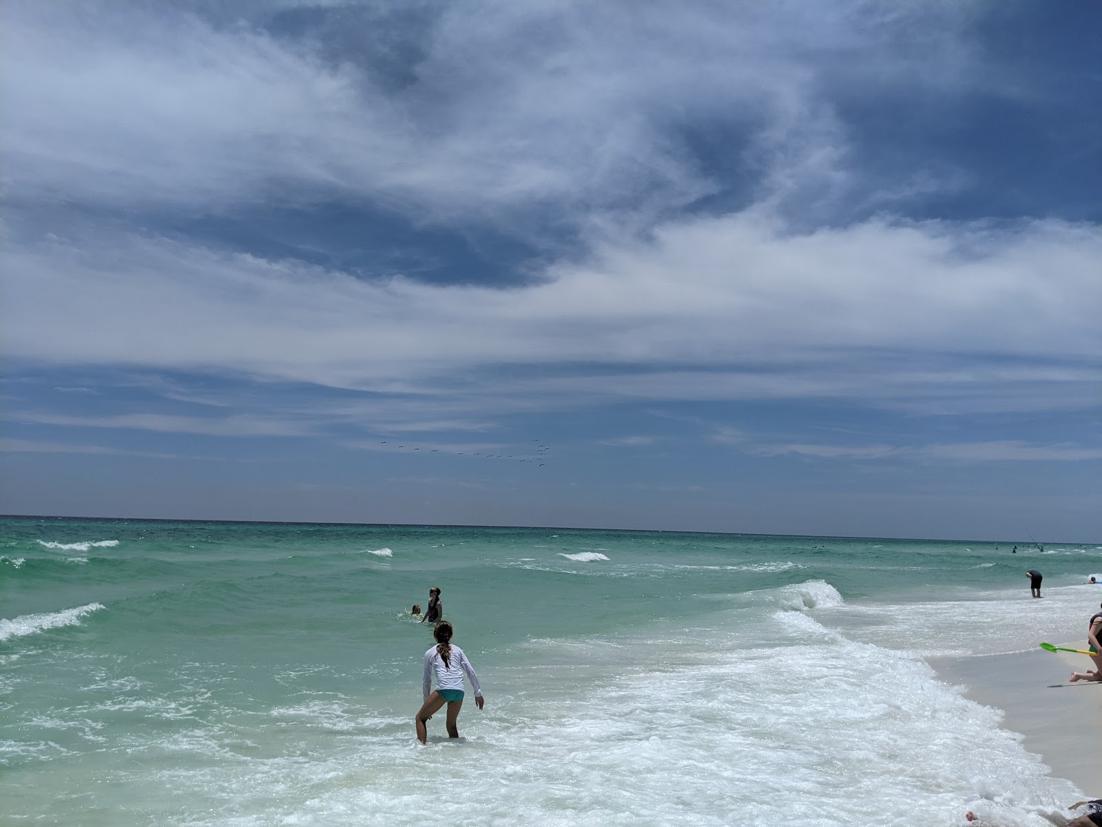 Foto de Opal Beach - lugar popular entre os apreciadores de relaxamento