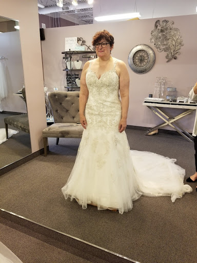 Bridal Shop «Raffiné Bridal & Formal Wear», reviews and photos, 707 Bielenberg Dr #105, Woodbury, MN 55125, USA