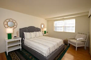 Colony Hill Apartments & Townhomes image