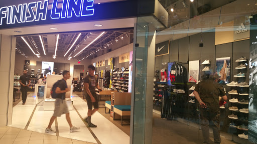 Shopping Mall «North Riverside Park Mall», reviews and photos, 7501 W Cermak Rd, N Riverside, IL 60546, USA