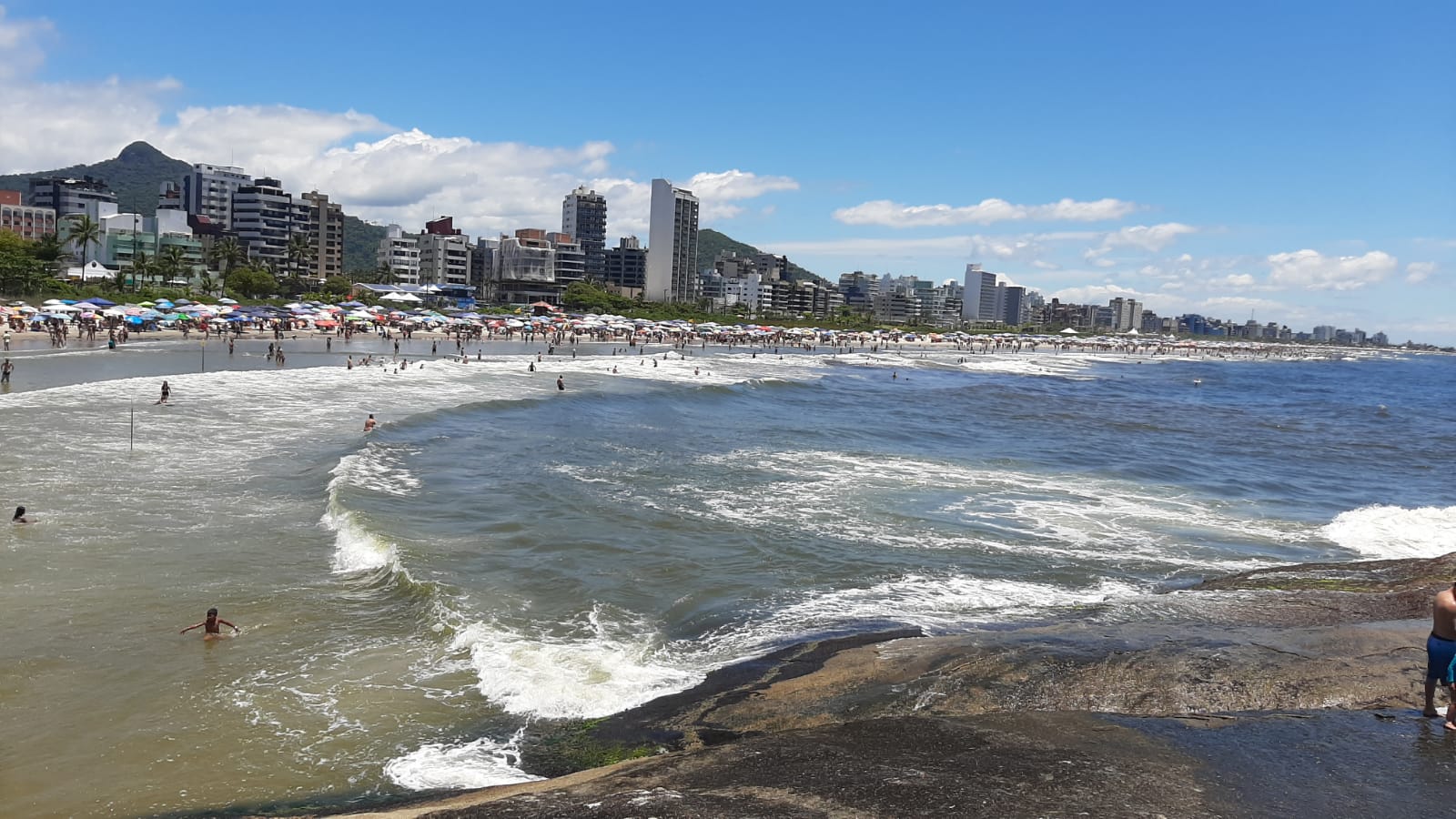 Fotografie cu Praia Brava de Caiobá zonele de facilități