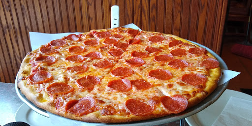 Pizza Restaurant «Hometown Pizza», reviews and photos, 250 West St, Litchfield, CT 06759, USA